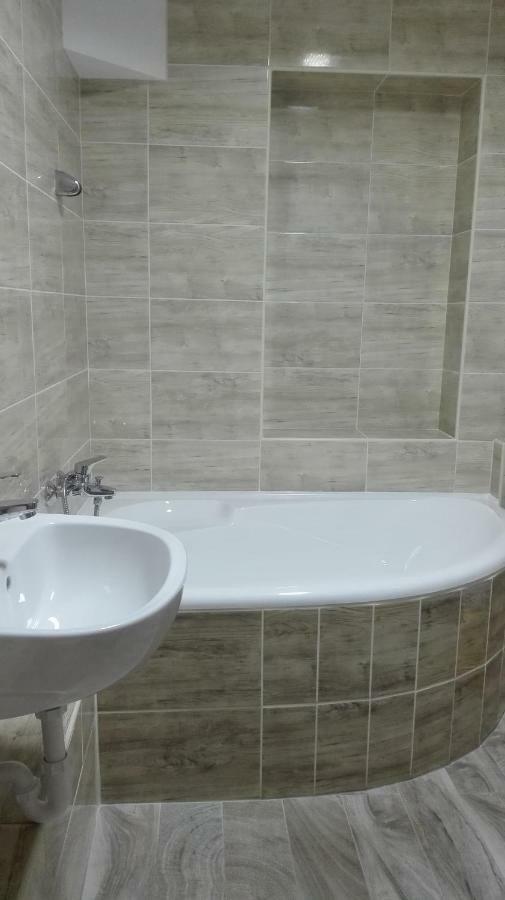 Baross Apartman Kaposvár Exterior foto